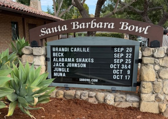 photo of santa barbara bowl sign